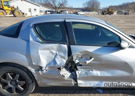 2004 Mazda Rx-8 6 Speed Manual z USA, uszkodzony, nr VIN JM1FE173540101221